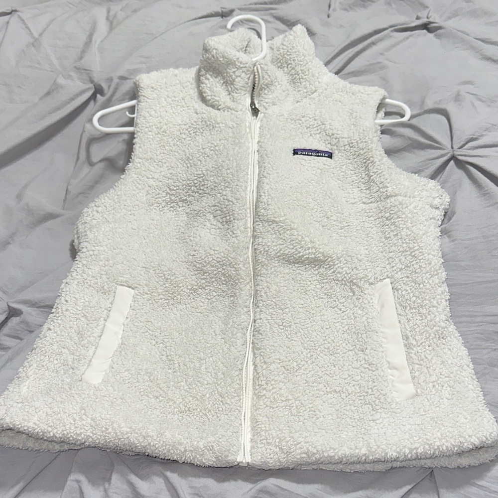Patagonia Off-White Sherpa Vest - Picture 2 of 6